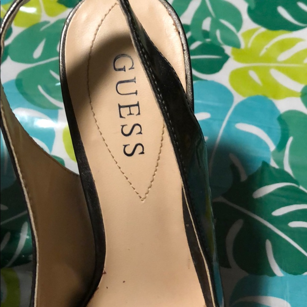 Guess - Picture 2 of 4